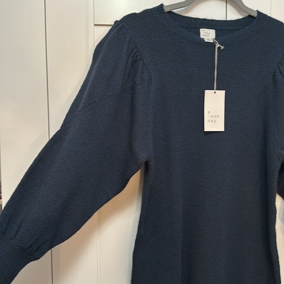 Women’s Sweater Dress Sz SM Navy Blue NEW! FIRM PRICE! - Picture 4 of 6